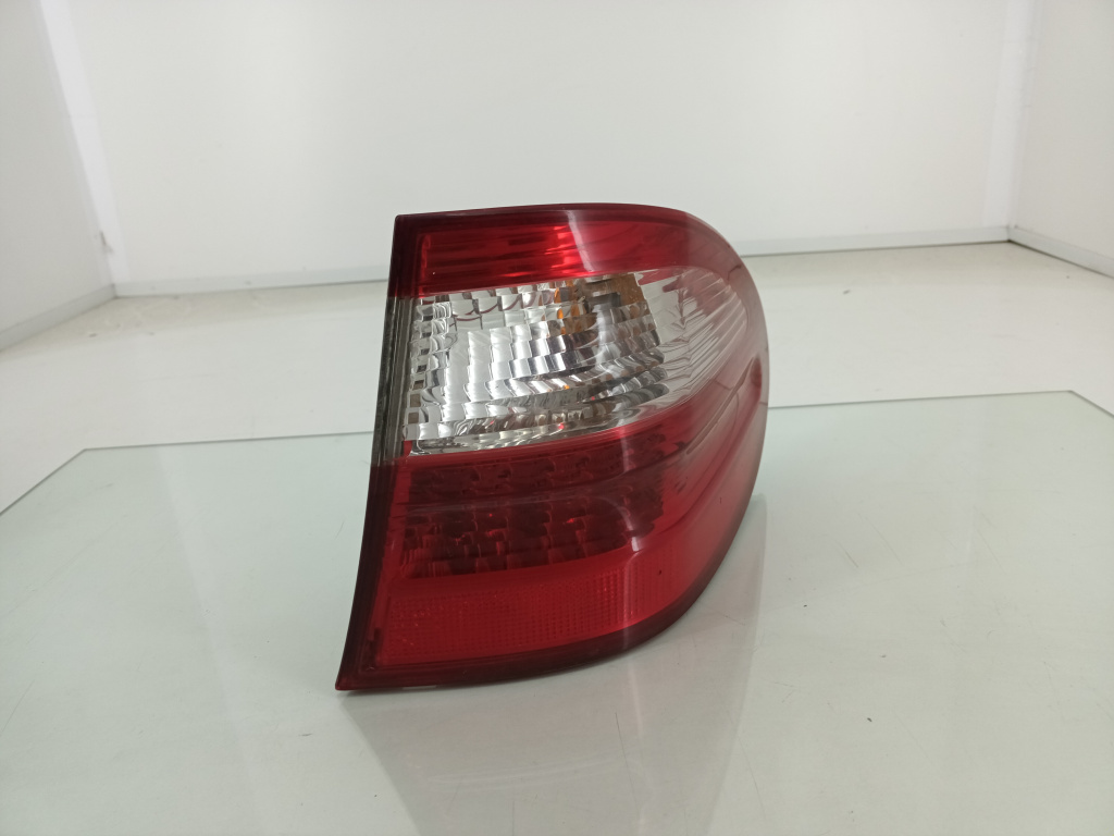 Stop aripa dreapta Mercedes-Benz E CLASS W211 646.961 Euro 3 2003-2008 D9-4-3 A2118201664 DezP: 20065