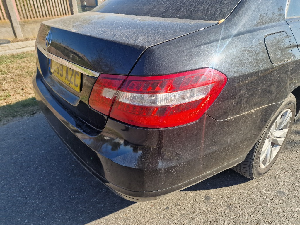 Stop aripa dreapta Mercedes E-Class W212