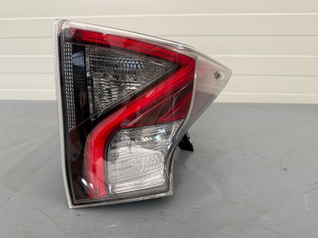 Stop dreapta aripa Toyota Prius XW50 16-22 81550-47280-C