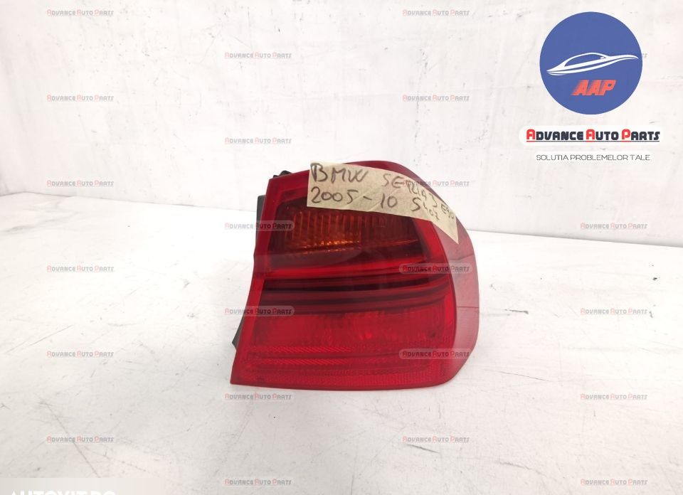 Stop dreapta cu halogen LED - original in stare buna BMW Seria 3 E90/E91/E92/E93 2004 2005 2006 2007 2008 2009 2010 BMW Seria 3 E90/E91/E92/E93 2004 2005 2006 2007 2008 2009 2010