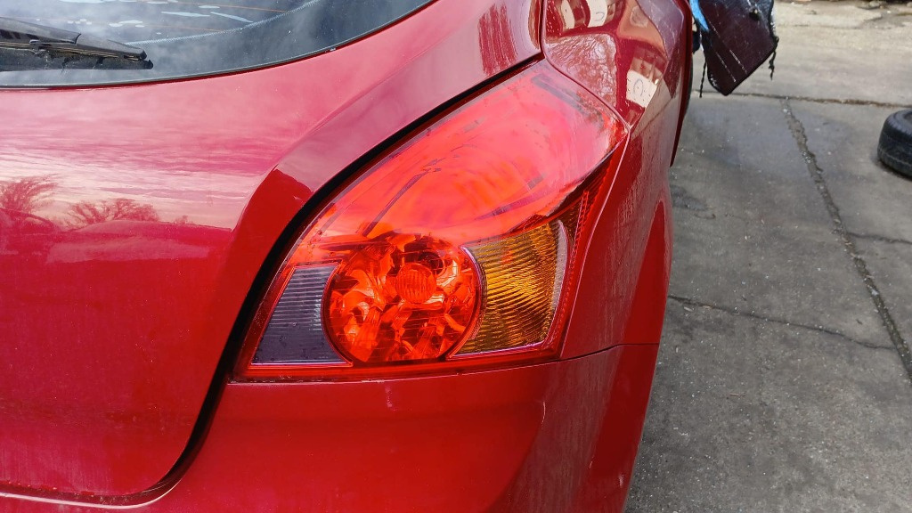 STOP DREAPTA KIA CEED IN 2 USI DIN 2010
