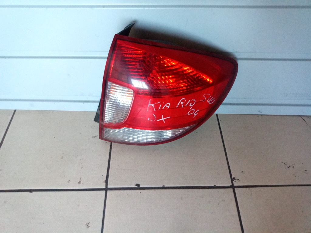 STOP DREAPTA KIA RIO BREAK AN 2004