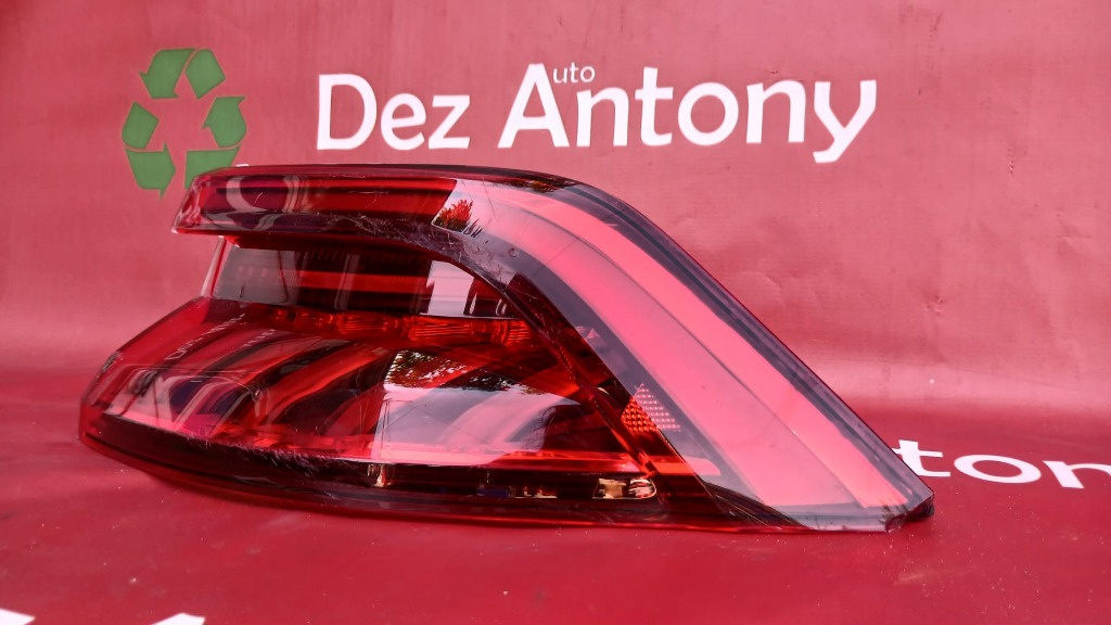 Stop dreapta LED de pe aripa Audi Q8 4MN cod 4M8945070B