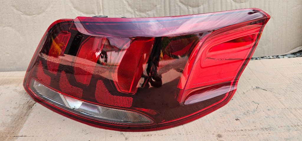 Stop dreapta LED Peugeot 301 2017 2018 2019 2020