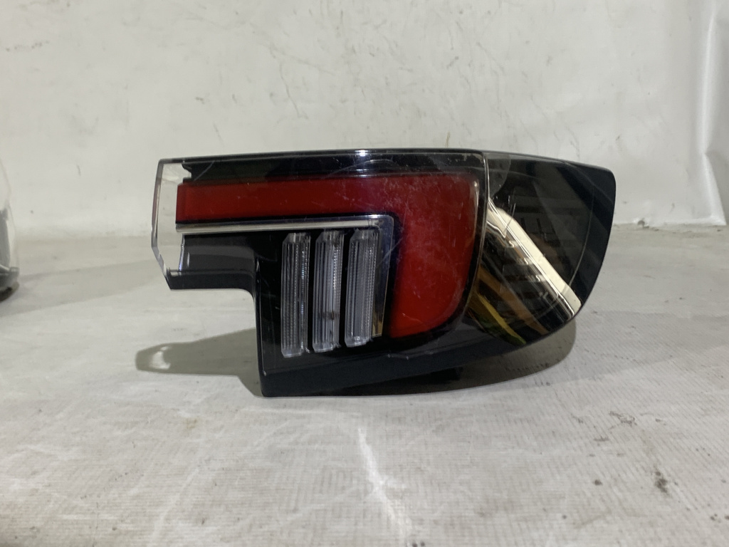 Stop dreapta pe aripa, Opel Mokka 2, 202