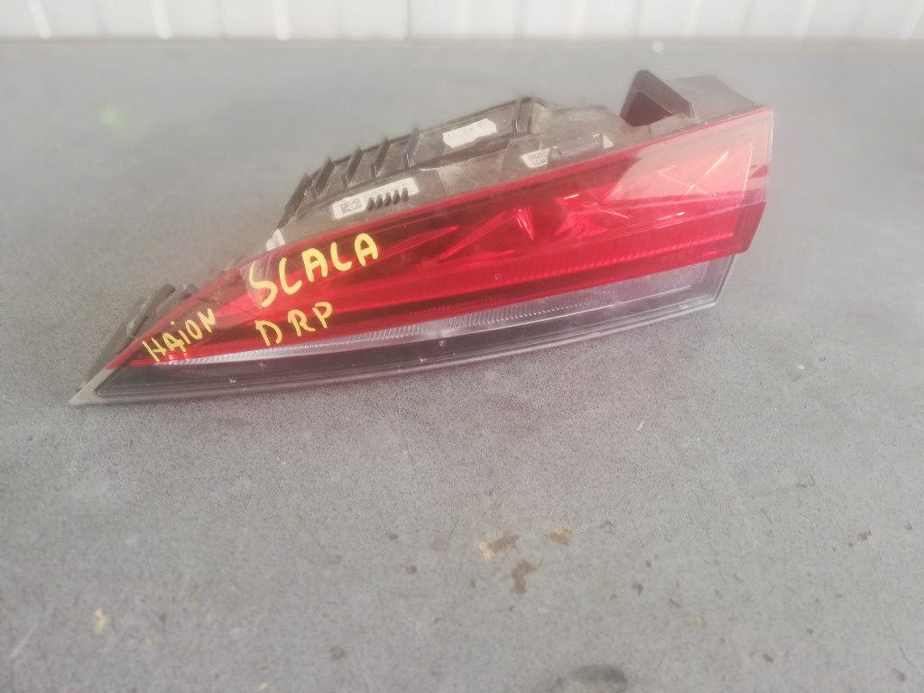 Stop dreapta pe haion LED Skoda Scala cod 657945094 an 2018 2019 2020 2021 2022