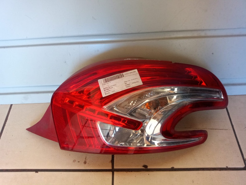 STOP DREAPTA PEUGEOT 208 AN 2012