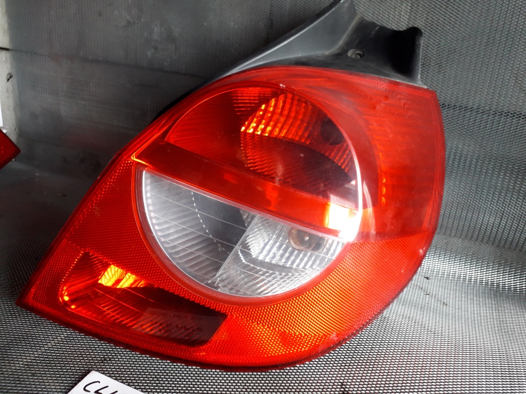 Stop dreapta Renault Clio 3 cod 89035080