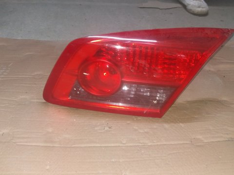 Stop dreapta Renault Vel Satis cod: 8200014363