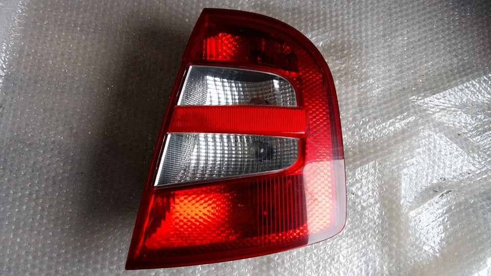 Stop dreapta skoda fabia hatchback 1999-2007 6y6945096b