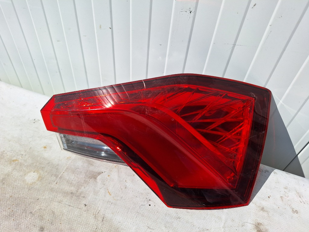 Stop dreapta skoda kamiq cod 658944208/658945712