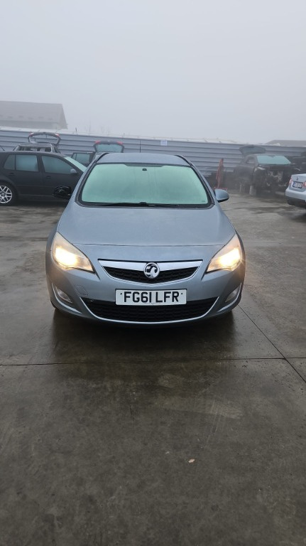 Stop dreapta spate Opel Astra J 2011 COM