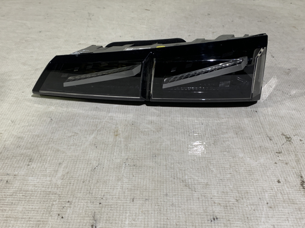 Stop dreapta spate pe haion, Peugeot 308 GT, 2021, 2022, 2023, 2024, cod origine OE 9835300380.