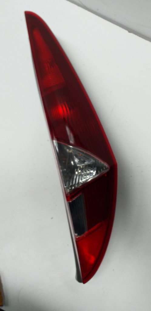 Stop (lampă spate) dreapta Fiat Punto II în două usi cu semnalizare albă, an fabricatie 2003