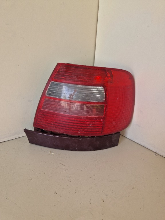 Stop / lampa Audi A4 B5 an fab 1995-2001 cod 8d0945096c dreapta