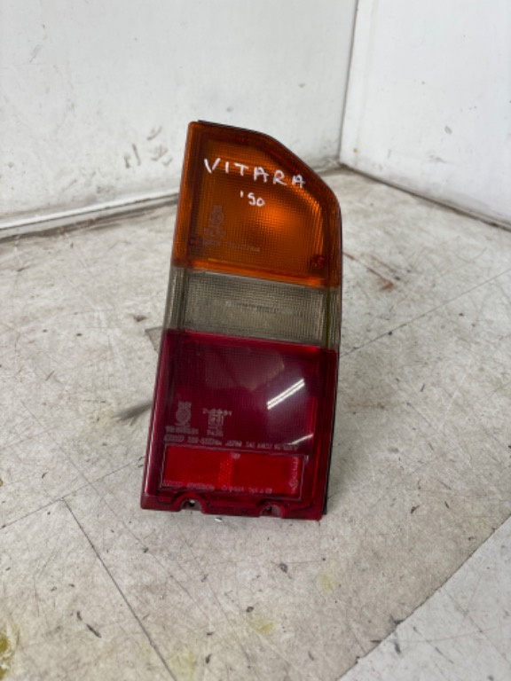 Stop lampa spate Suzuki Vitara 1990 220-32224R stop dreapta