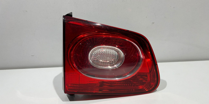 Stop lampa stanga spate haion 5N0945093C Volkswage