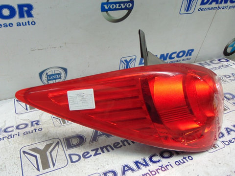 STOP LAMPA STANGA SPATE NISSAN TIIDA Hatchback fabricatie 2004-2013 / 26555 EM30A