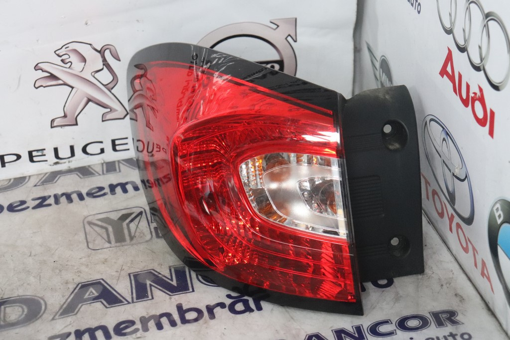 STOP / LAMPA STANGA SPATE RENAULT CAPTUR AN : 2015