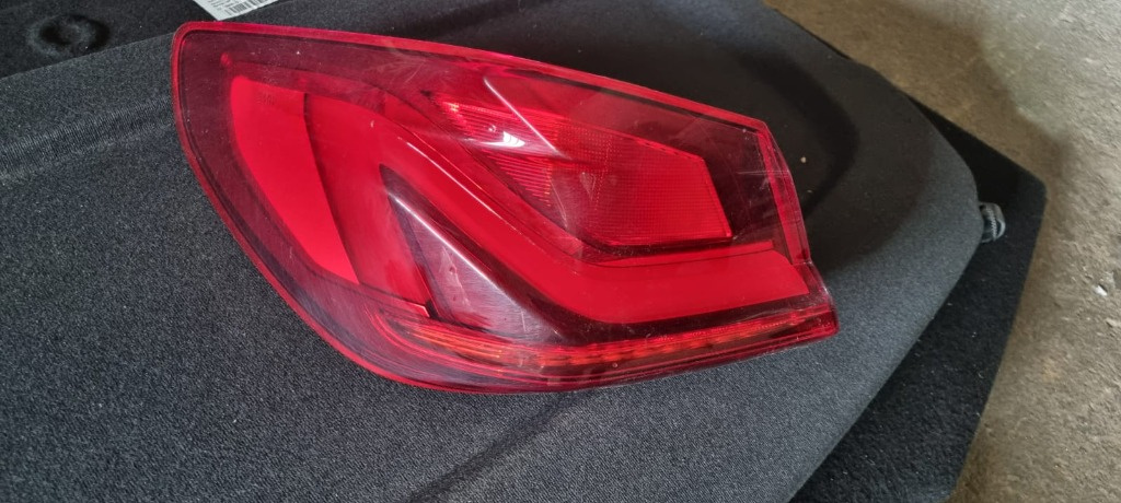 Stop lampa tripla aripa stanga dreapta BMW seria 1 F40 cod 7450644 7450643