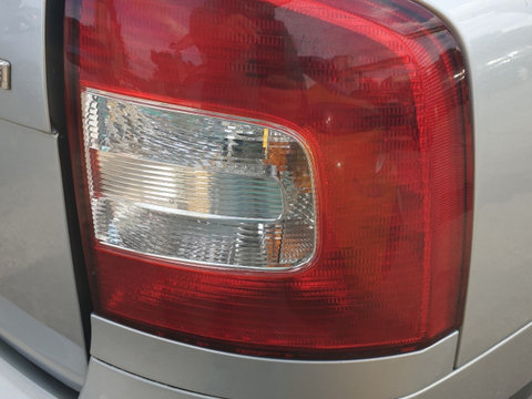 Stop Lampa Tripla Dreapta de pe Aripa Caroserie Skoda Octavia 2 Facelift Break Combi 2008 - 2013 [C4012]