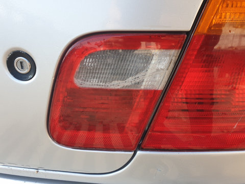Stop Lampa Tripla Dreapta de pe Capota Portbagaj BMW Seria 3 E46 Berlina Sedan 1997 - 2006