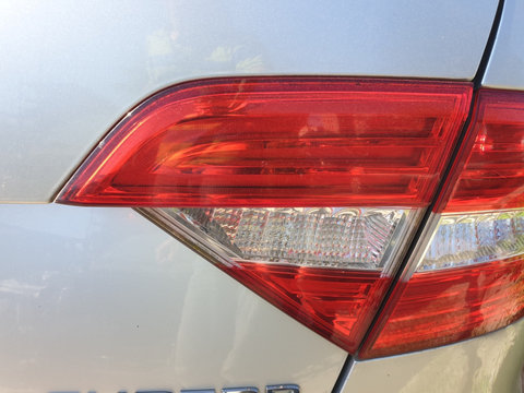 Stop Lampa Tripla Dreapta de pe Haion Haion Portbagaj Skoda Superb 2 Hatchback Facelift 2013 - 2015 [C4187]