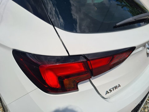 Stop lampa tripla pe bec caroserie aripa haion Opel Astra K hatchback