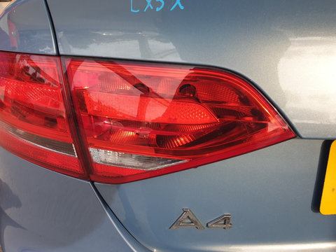 Stop Lampa Tripla Stanga de pe Capota Portbagaj Audi A4 B8 Berlina Sedan 2008 - 2012 [C1830]