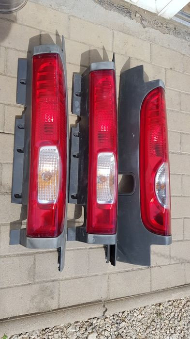 Stop lampa tripla stanga dreapta Opel Vivaro Renau