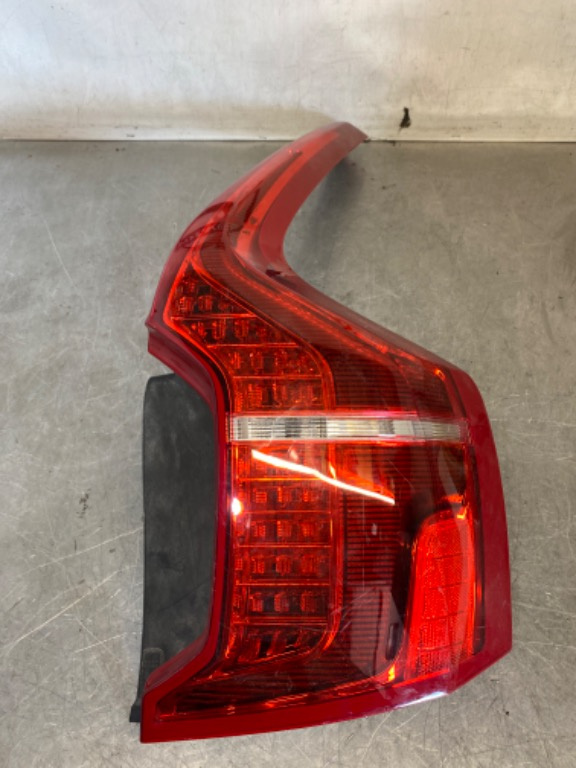 Stop LED, dreapta, Volvo xc90 2014-2025 31467841 (cu defecte pe exterior)