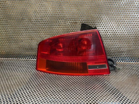 Stop stânga Audi A4 B7 berlină 2005-2008 (de pe aripă)