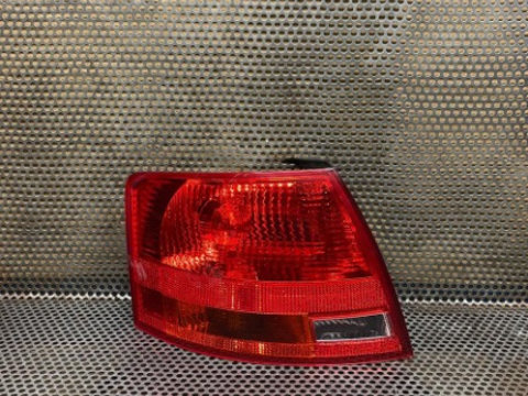Stop stânga de pe aripă Audi A4 B7 break 2005-2008
