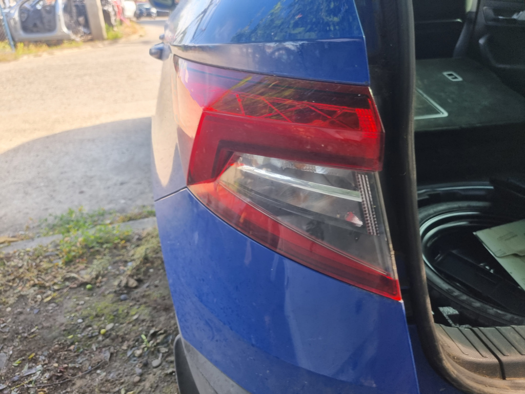 Stop stanga aripa Skoda Karoq - Motorina 2020, 57A945711