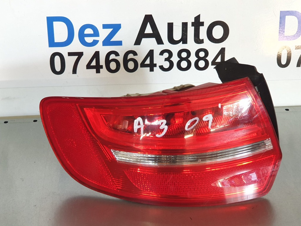 Stop stanga Audi A3 8P 2009