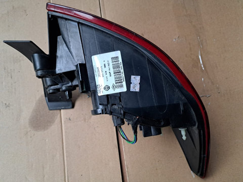 Stop stanga exterior Renault Clio 4 Hatchback an 2015 2016 2017 2018 cod 265553752R lampa tripla