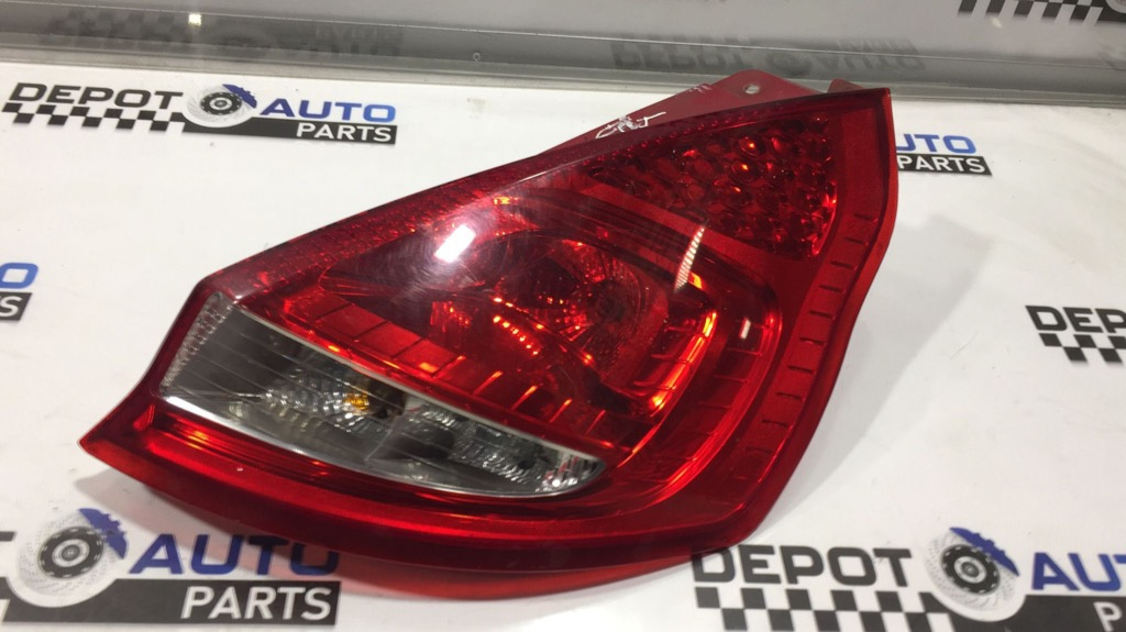 STOP STANGA FORD FIESTA 6 2011 (id: 695)
