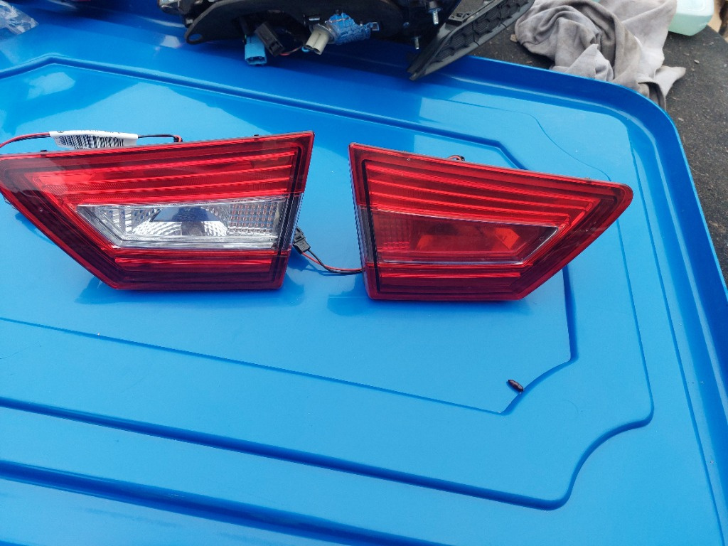 Stop stanga haion Renault Clio 4 cod 265552424R