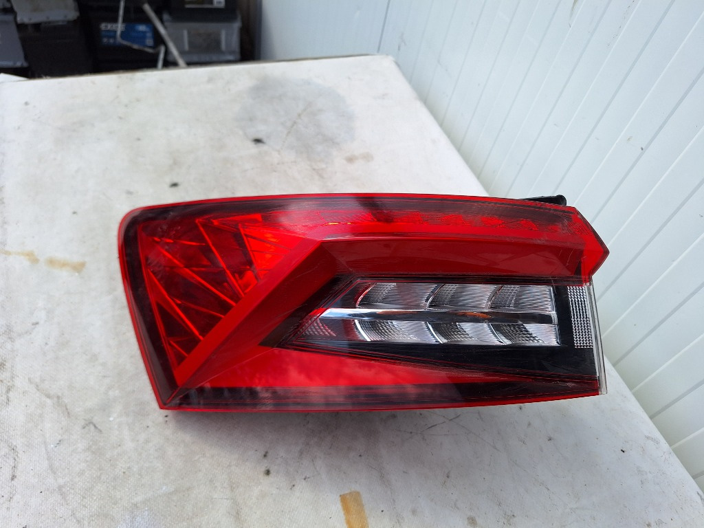 Stop stanga LED Skoda Kodiaq 2017-2020 Cod 565945207A / 565.945.207.A 