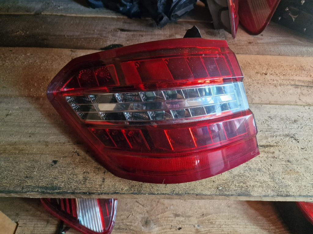 Stop stanga Mercedes E220 W212 break combi led