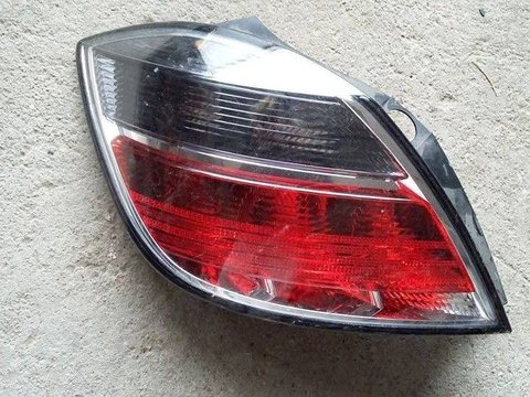 Stop stanga Opel Astra H hatchback 2005