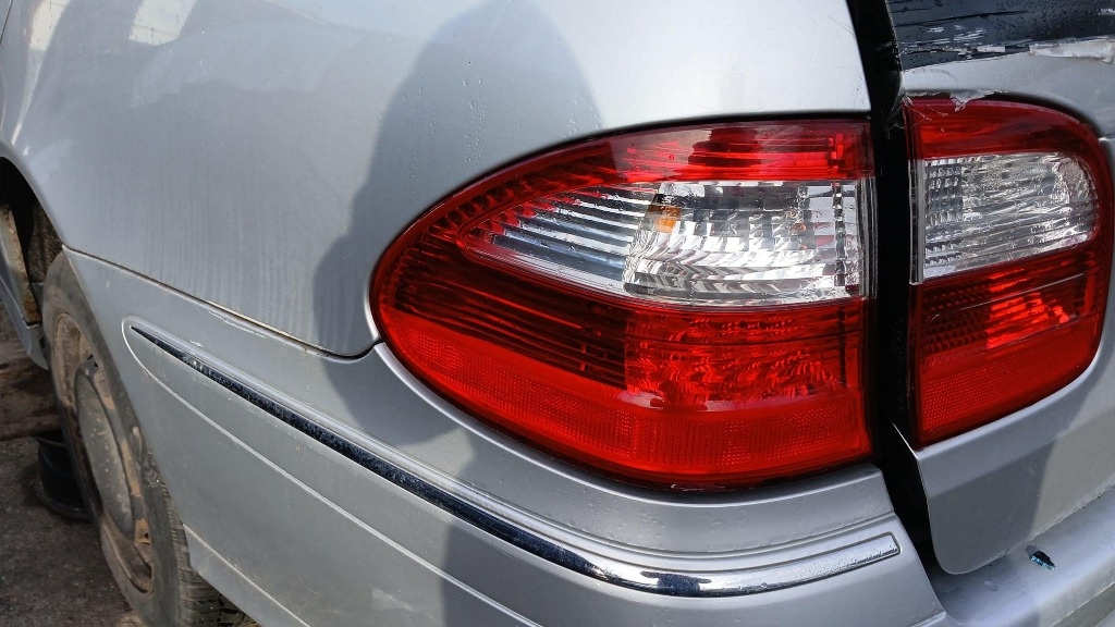 STOP STANGA PE ARIPA MERCEDES E KLASS BREAK DIN 2006