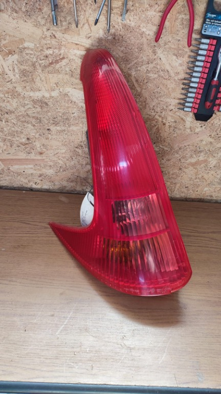 Stop stanga peugeot 206 combi