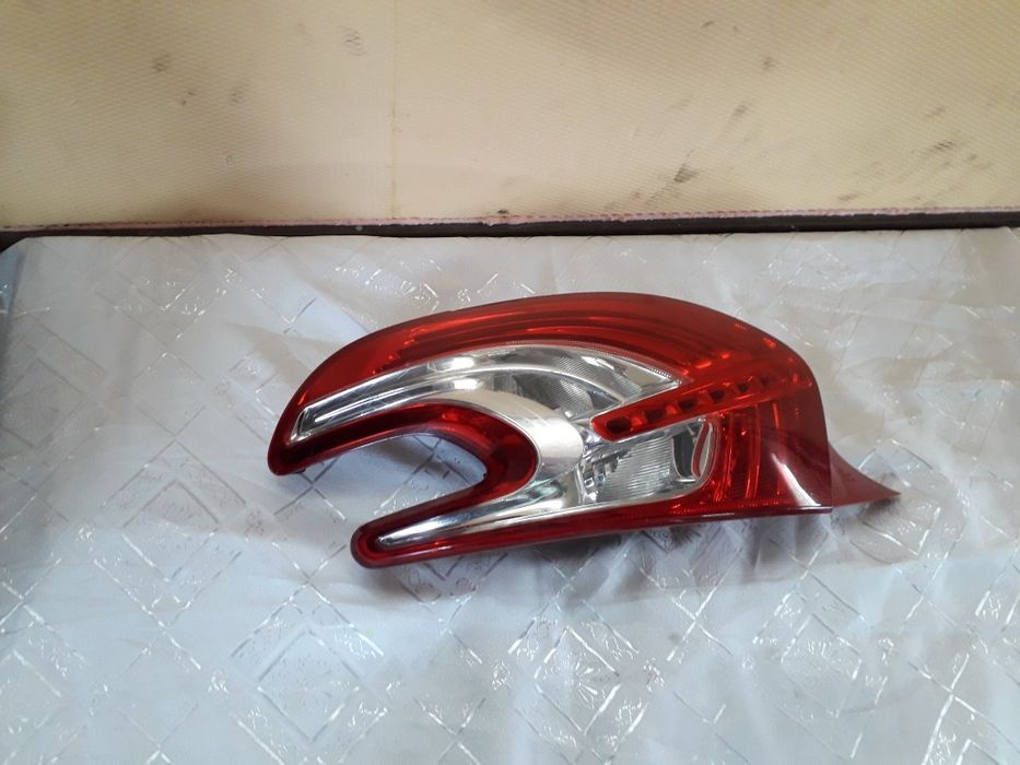 Stop stanga Peugeot 208 2013