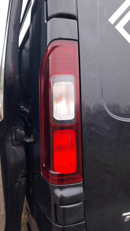 Stop stanga spate Renault Trafic Opel Vivaro Fiat 