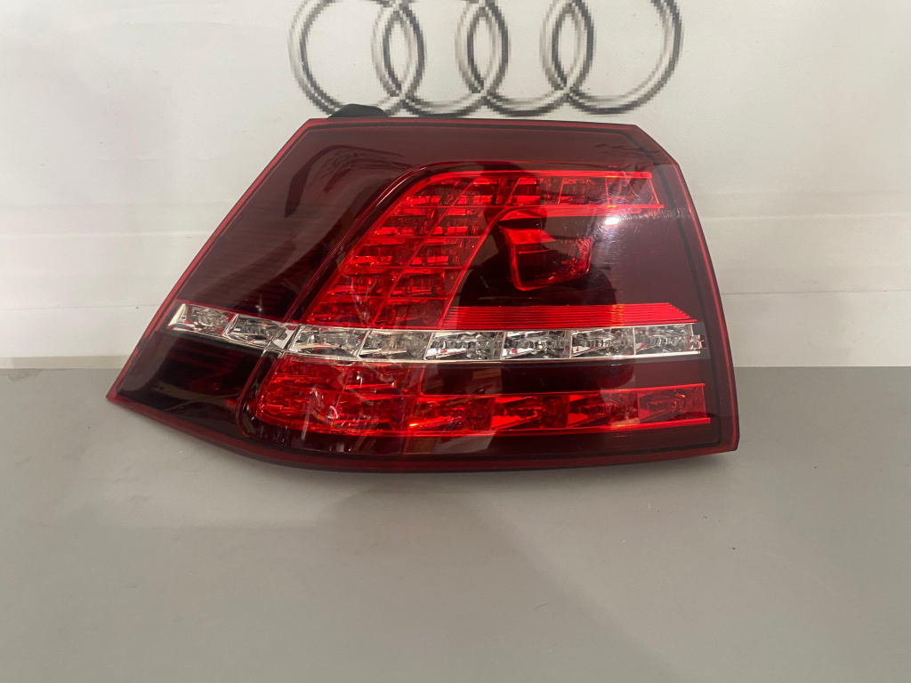 Stop stanga Volkswagen Passat B7 2010-2014