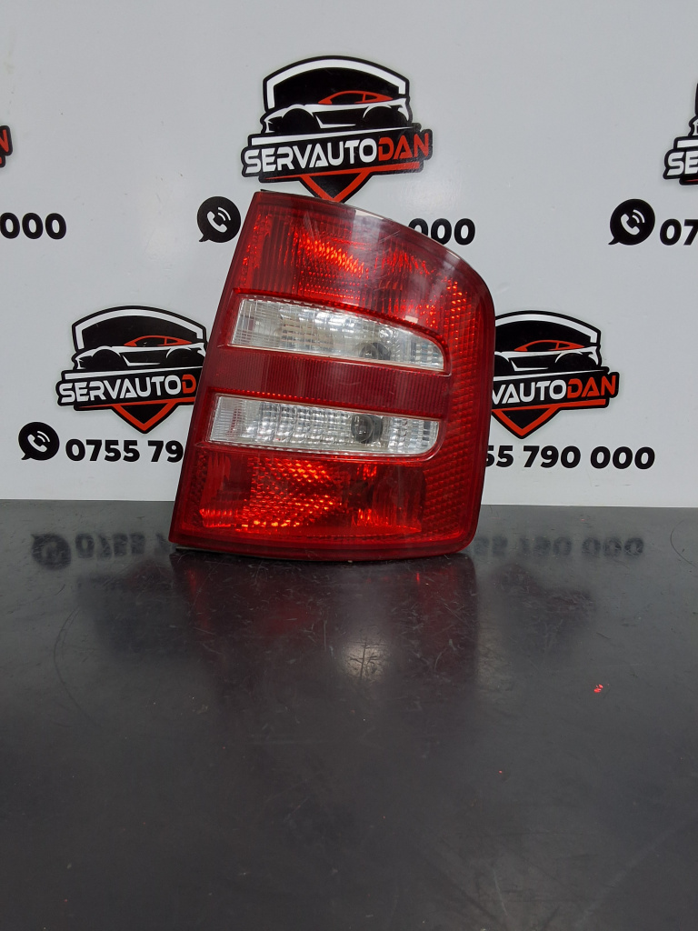 Stop / tripla dreapta caroserie Skoda Fabia (1999-2008) 1.9 Motorina 2004, MODEL CU BEC / COMBI