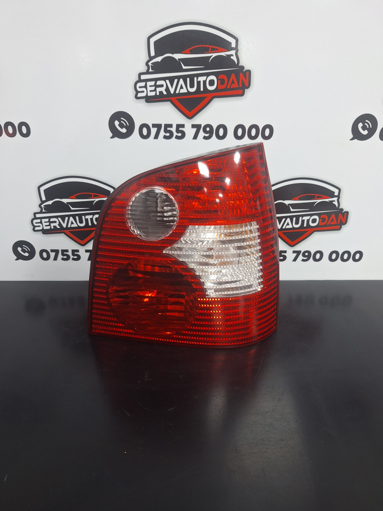 Stop / tripla dreapta caroserie Volkswagen Polo 4 (2001-2005) 1.4 Motorina 2002, MODEL CU BEC