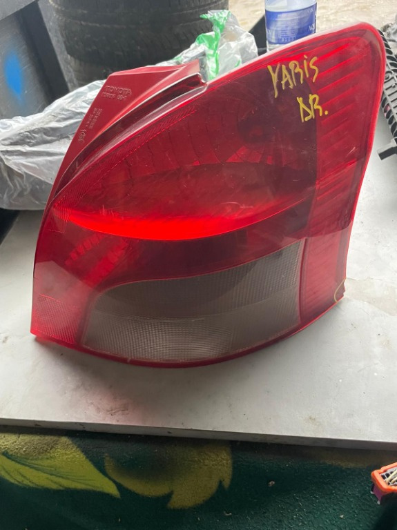 Stop tripla dreapta spate Toyota Yaris 2004 - are defect