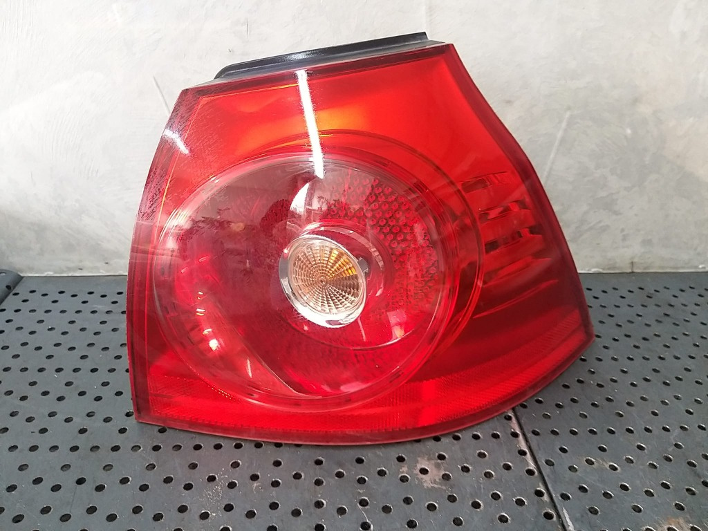 Stop tripla lampa dreapta aripa vw golf 5 1k 1k694